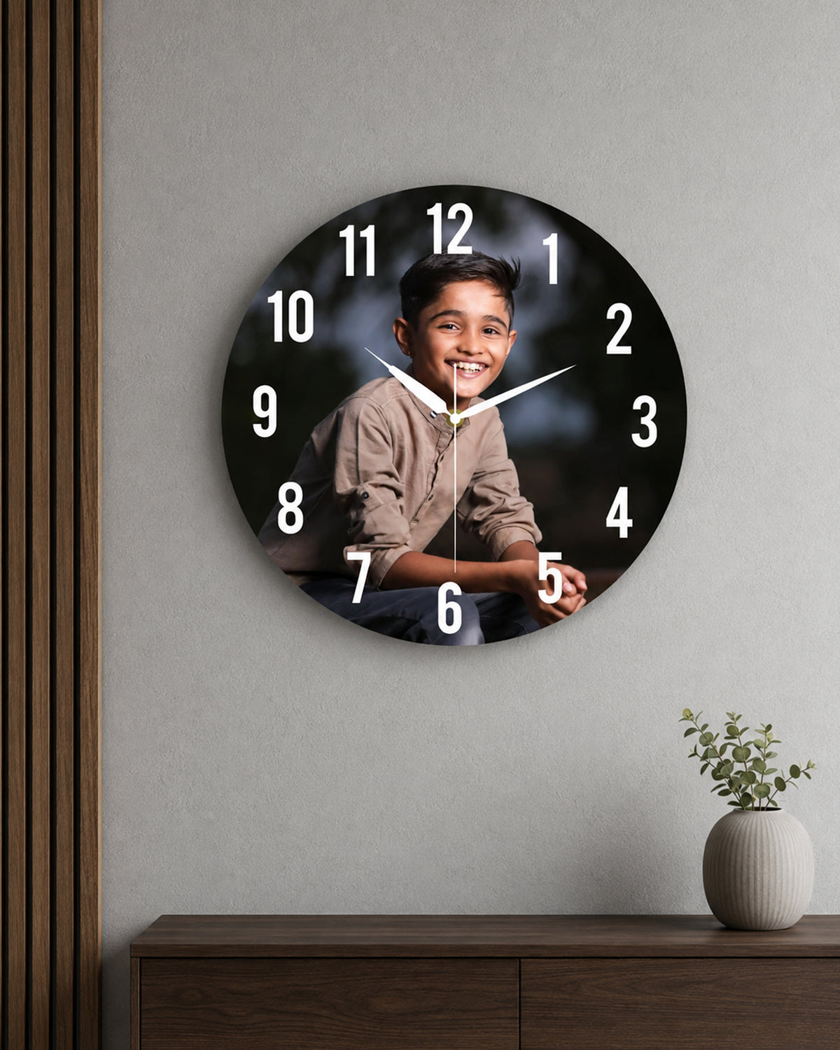 Classic Orbit Personalised Photo Clock